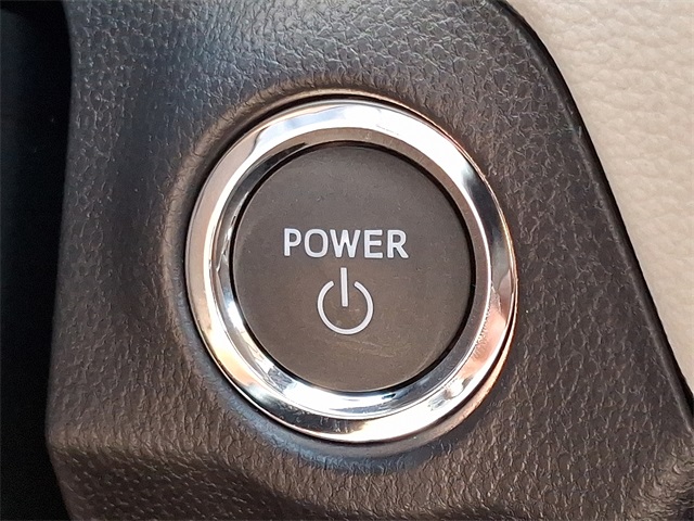 2025 Toyota RAV4 Hybrid XLE photo 16