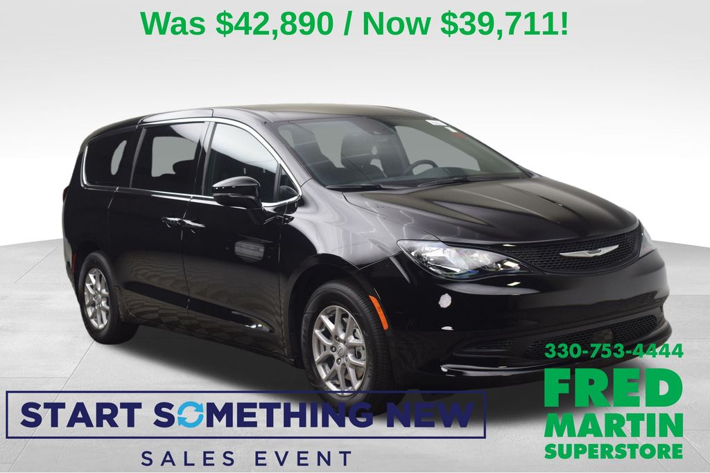 2026 Chrysler Voyager LX's photo