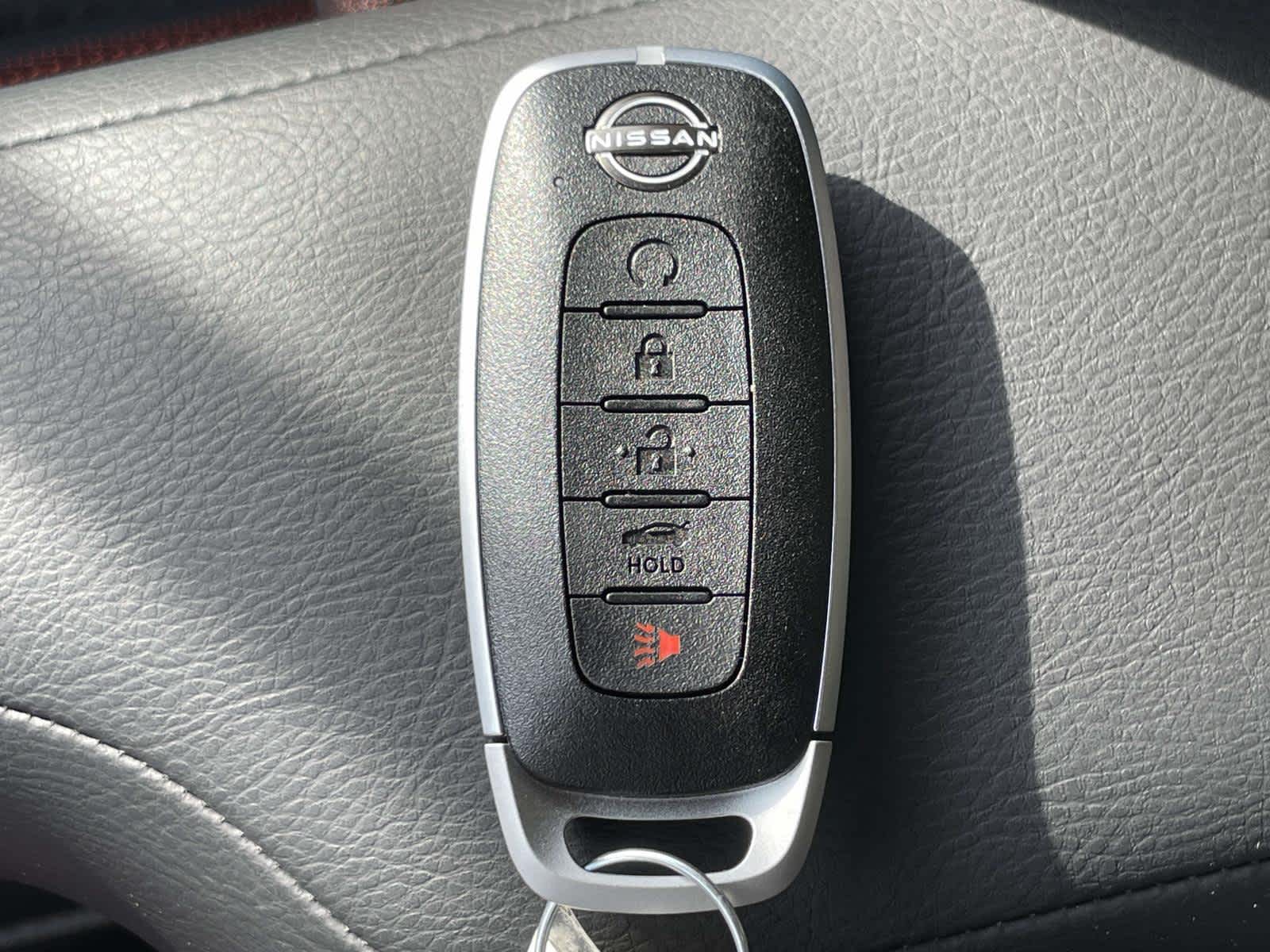 2025 Nissan Versa SR photo 28