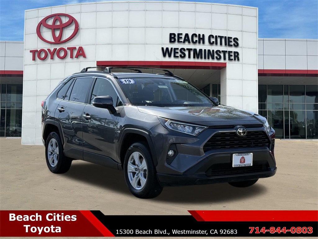 2019 Toyota RAV4 XLE's photo