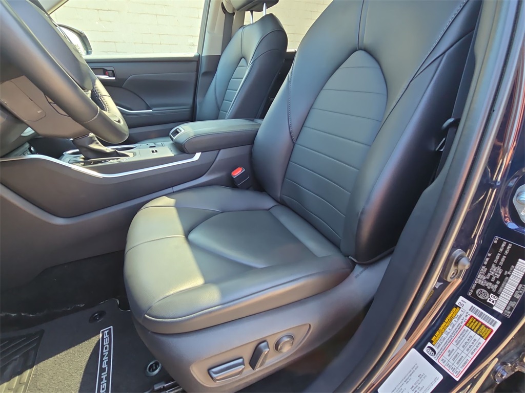 2024 Toyota Highlander Hybrid XLE photo 16