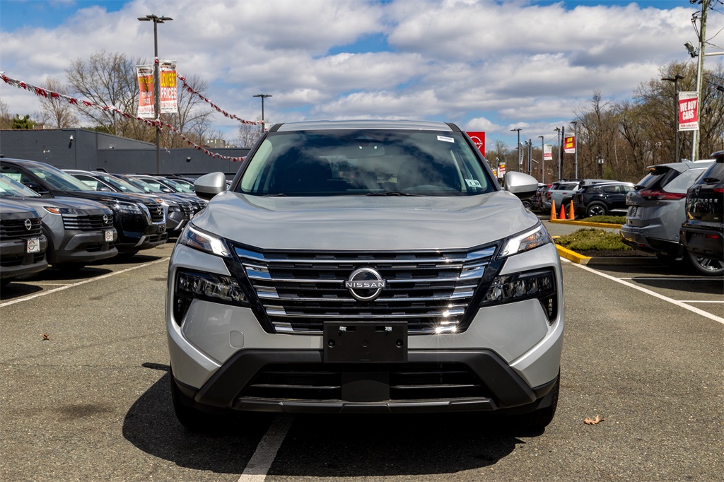 2025 Nissan Rogue SV photo 2