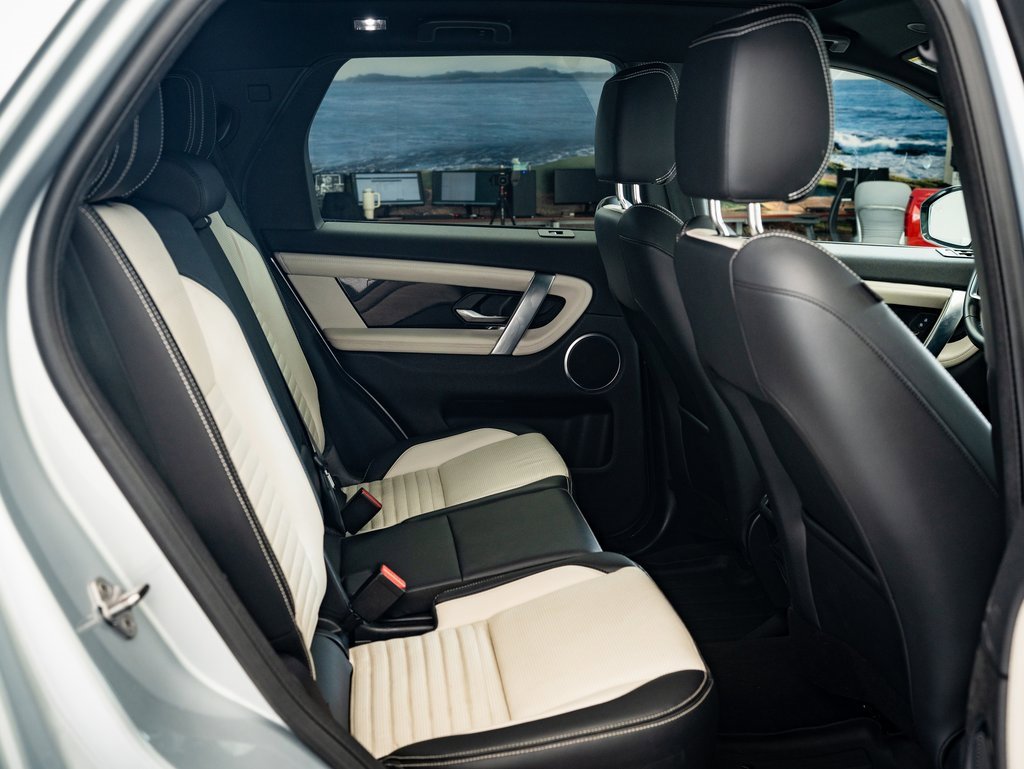 2023 Land Rover Discovery Sport S R-Dynamic photo 33