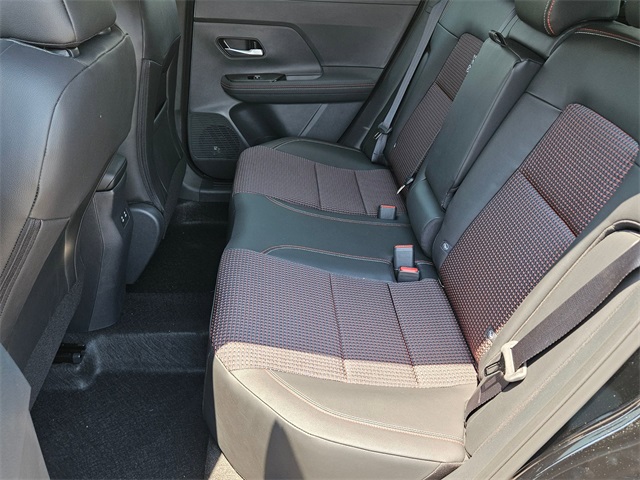 2025 Nissan Kicks SR photo 6