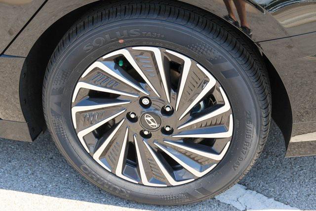 New 2025 Black Hyundai Limited image 5