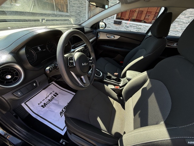 2023 Kia Forte LXS photo 17