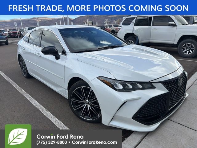 2019 Toyota Avalon XSE's photo