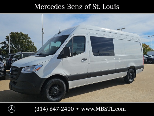 2026 Mercedes-Benz Sprinter Crew Van Base's photo