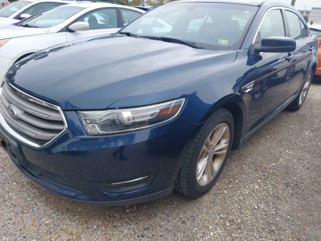 2016 Ford Taurus SEL photo 4