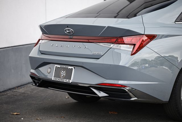 2022 Hyundai Elantra Limited photo 9