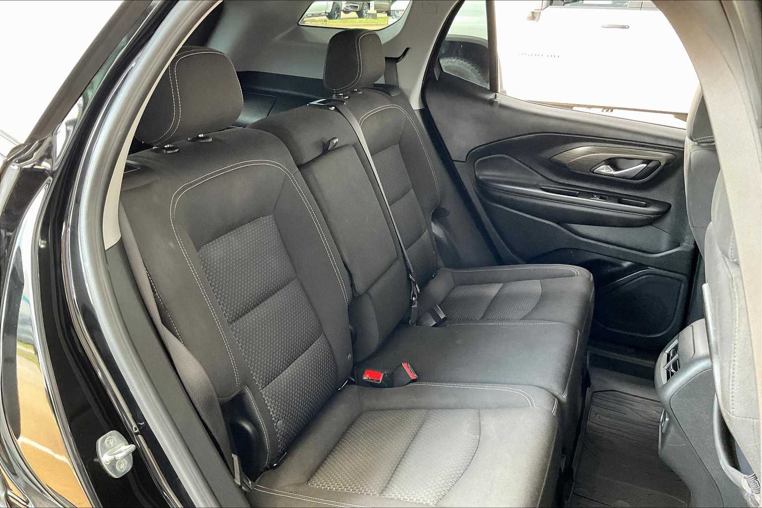 2022 Gmc Terrain SLE photo 16