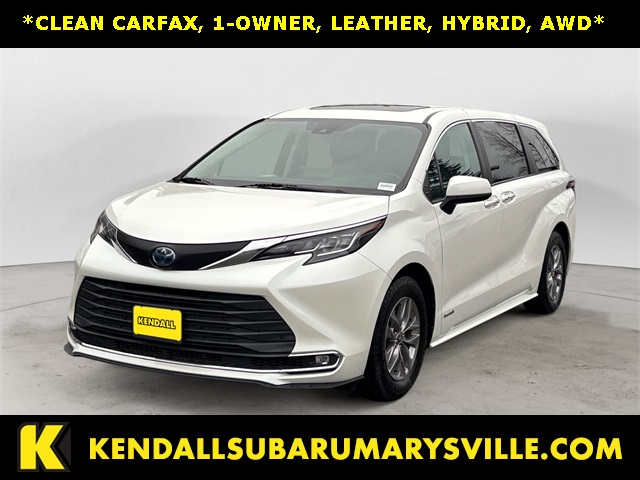 2021 Toyota Sienna XLE's photo