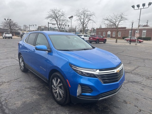 2024 Chevrolet Equinox LT photo 2