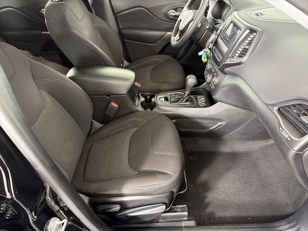 2020 Jeep Cherokee Latitude photo 11