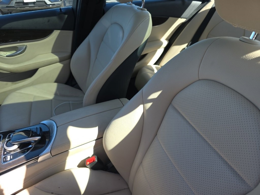 2015 Mercedes Benz C 300 photo 4
