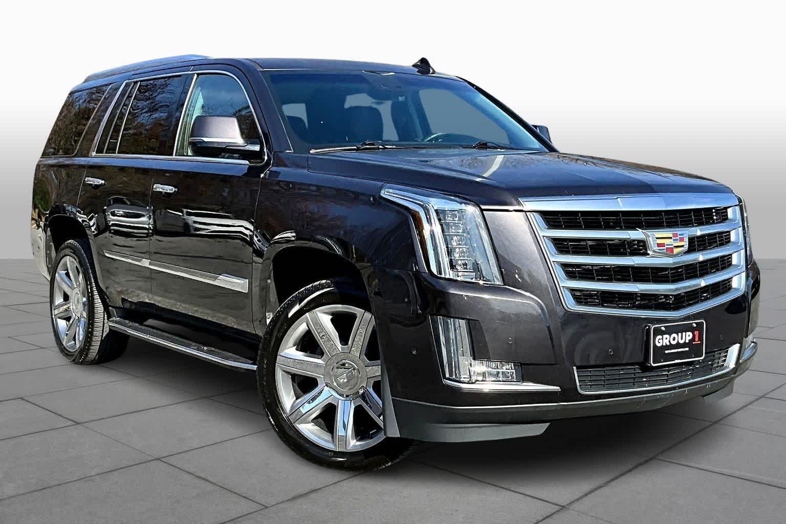 2018 Cadillac Escalade Luxury photo 2