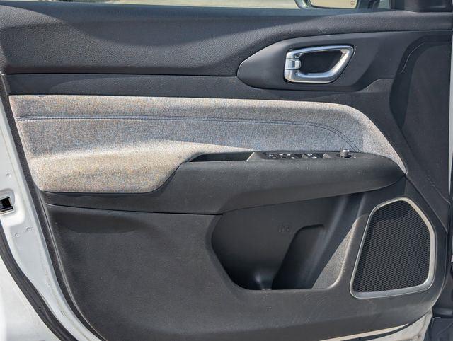 2024 Jeep Compass Latitude photo 10