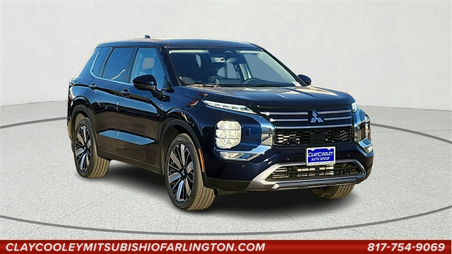 2025 Mitsubishi Outlander SE's photo