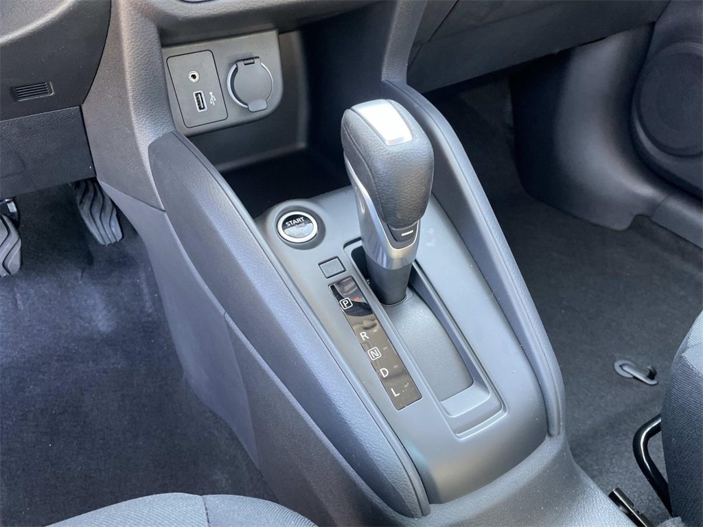 2025 Nissan Kicks Play S photo 13