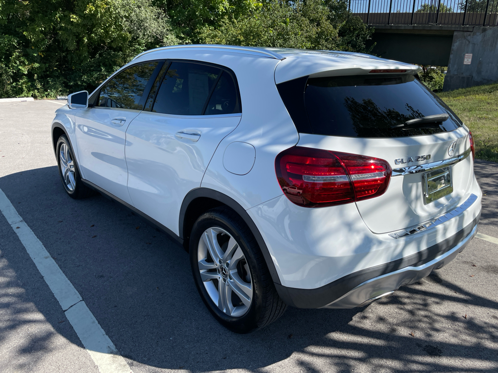 2020 Mercedes Benz GLA 250 photo 3