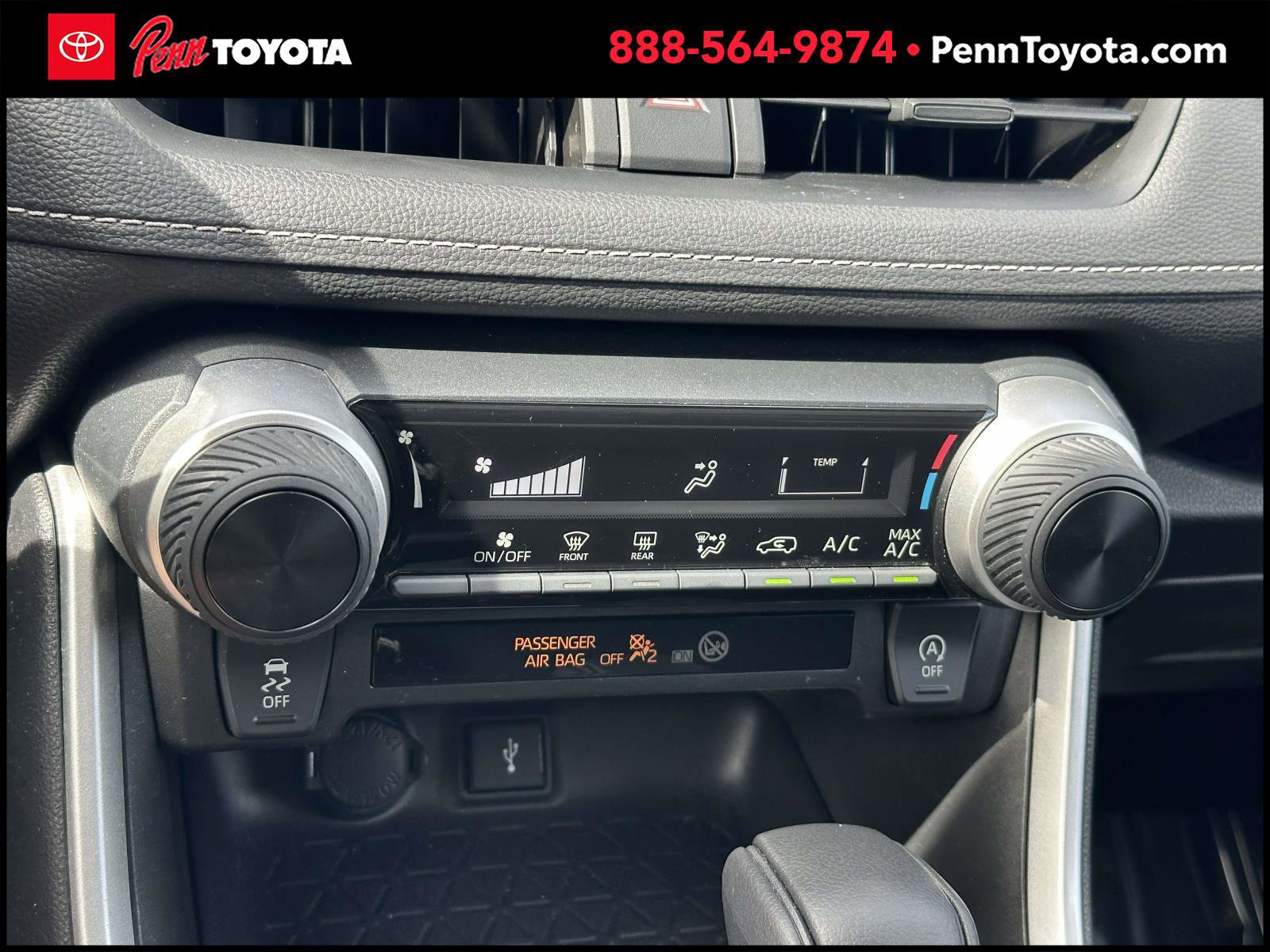 2022 Toyota RAV4 LE photo 22