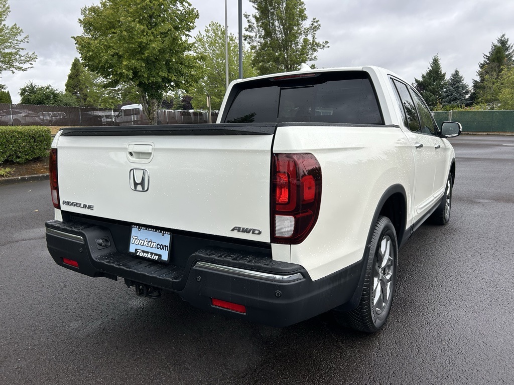 2017 Honda Ridgeline RTL-E photo 4