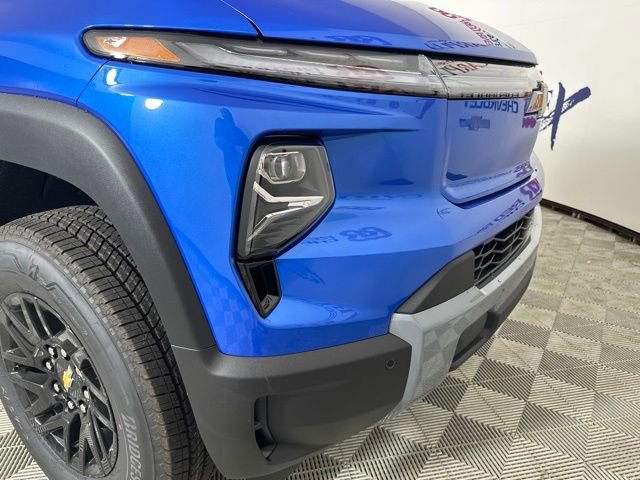2025 Chevrolet Silverado EV LT photo 24