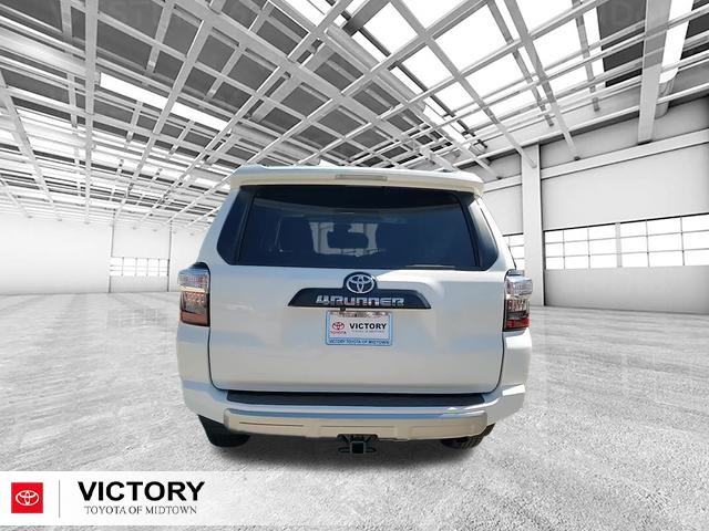 2022 Toyota 4Runner TRD Off-Road Premium photo 3