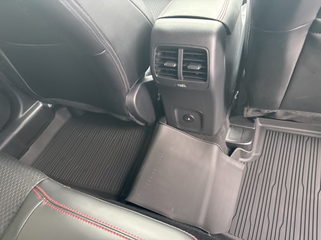 2025 Ford Escape ST-Line photo 31