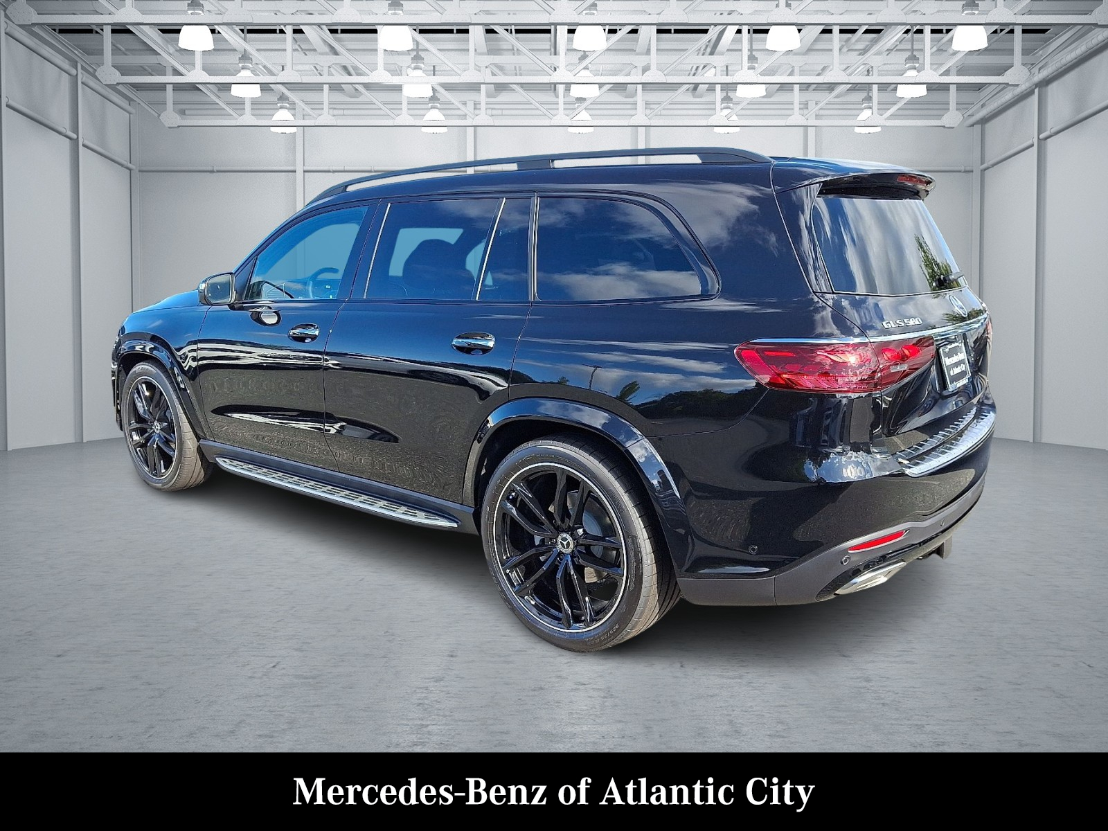 2026 Mercedes Benz GLS 580 4MATIC photo 3