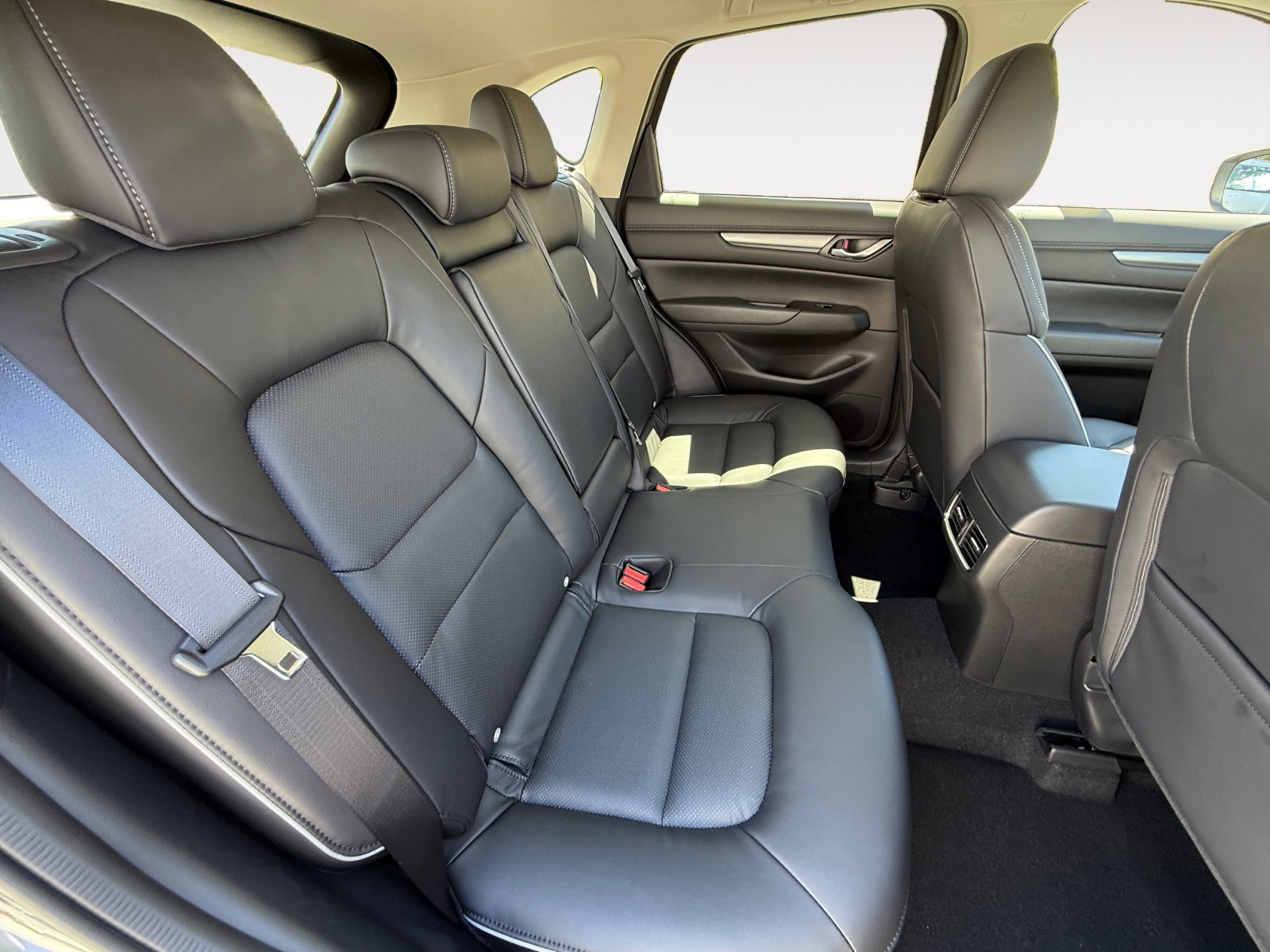 2025 Mazda CX-5 2.5 Select photo 18