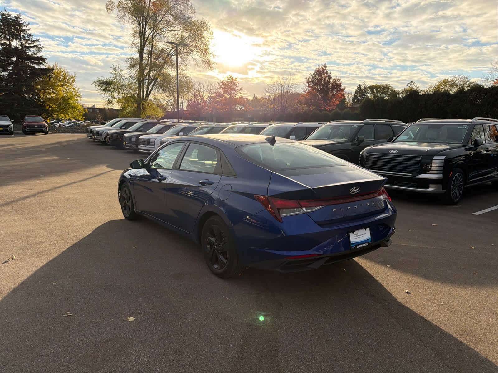 2021 Hyundai Elantra SEL photo 3