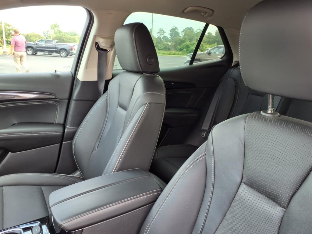 2022 Buick Envision Essence photo 19