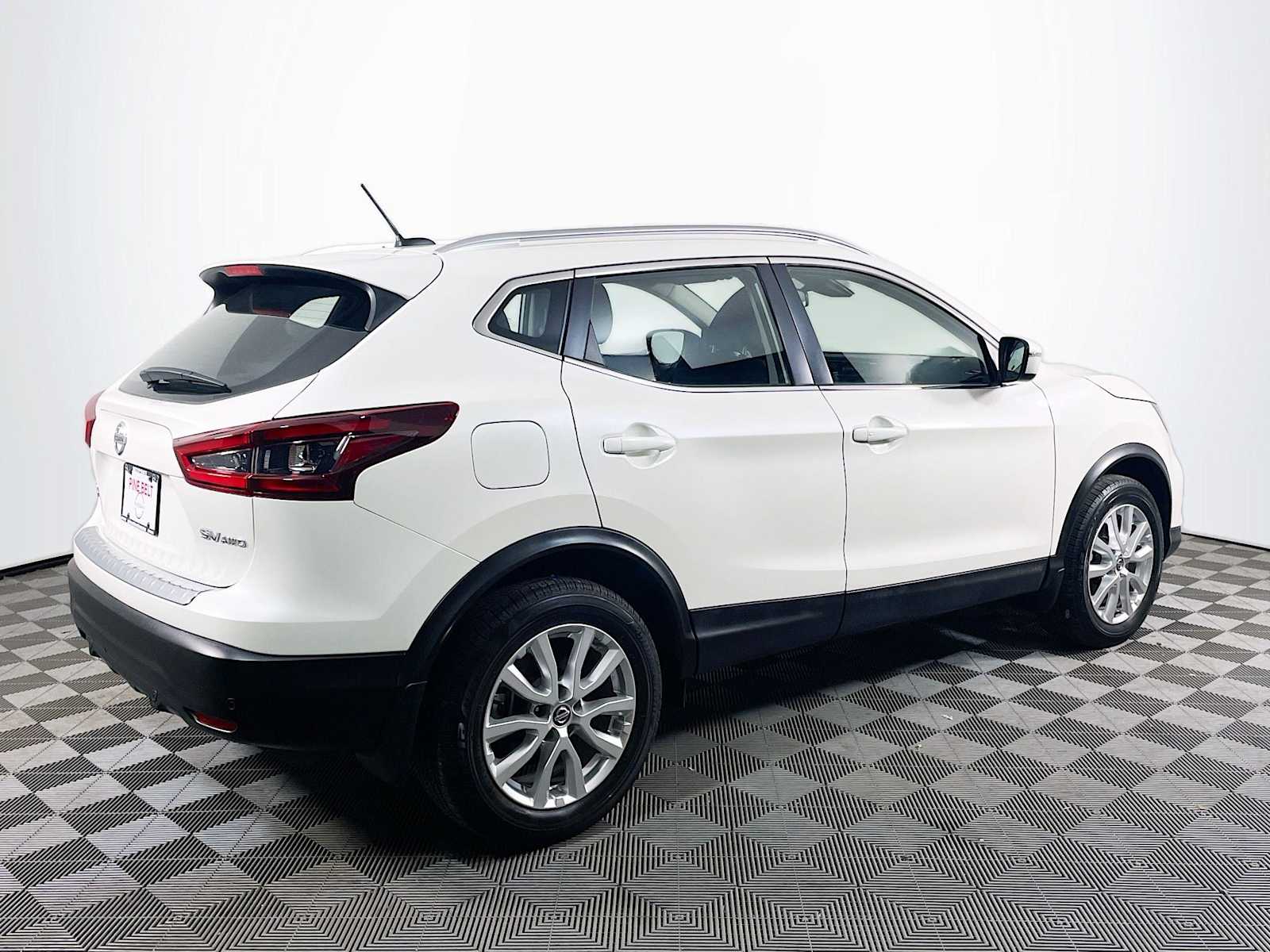2021 Nissan Rogue Sport SV photo 4