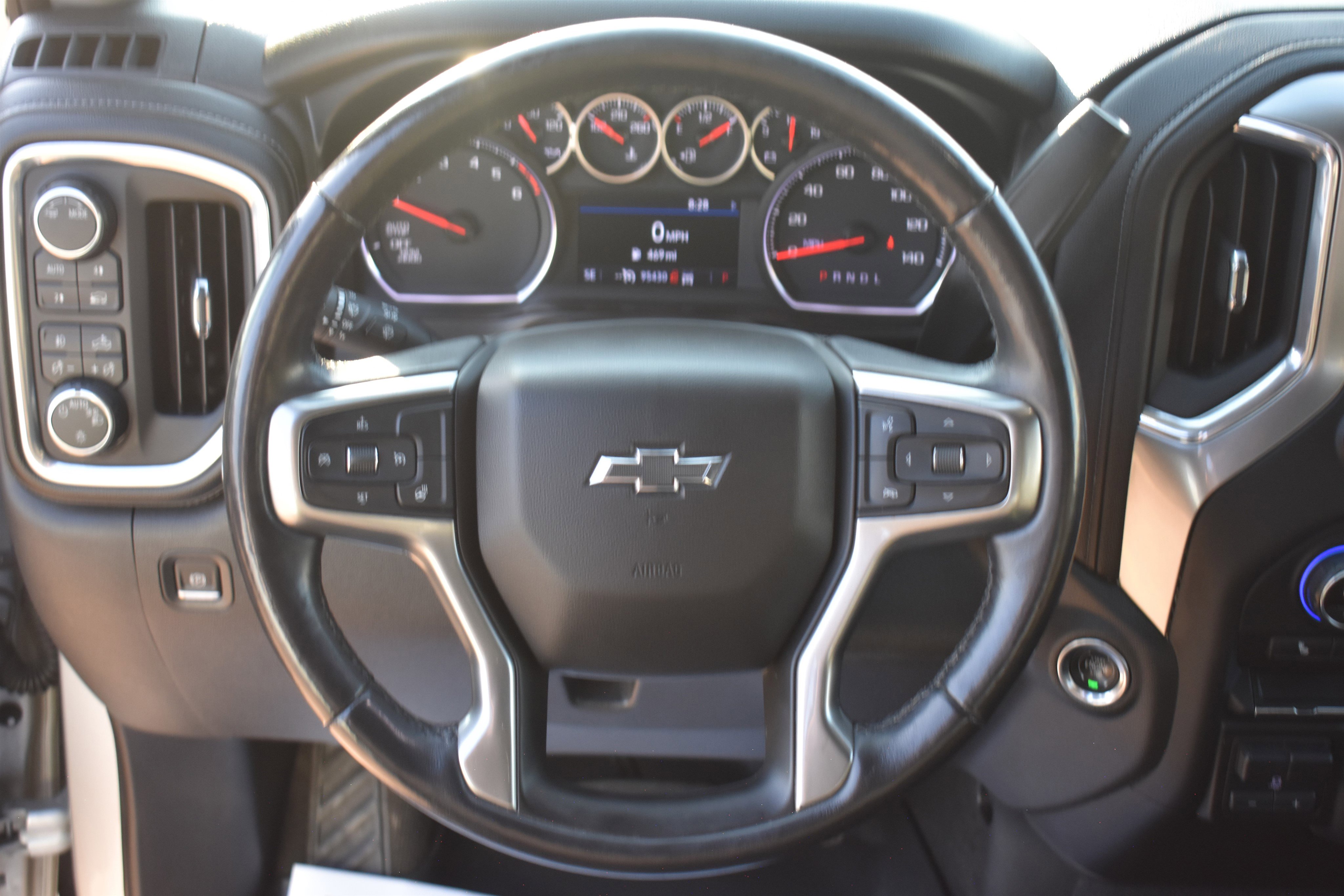2020 Chevrolet Silverado 1500 RST photo 9