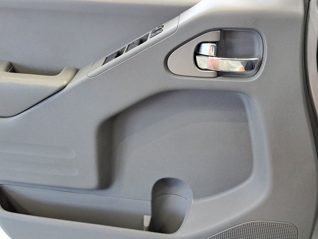 2019 Nissan Frontier SV photo 16