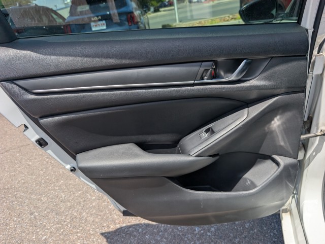 Used 2021  Honda Sport image 18