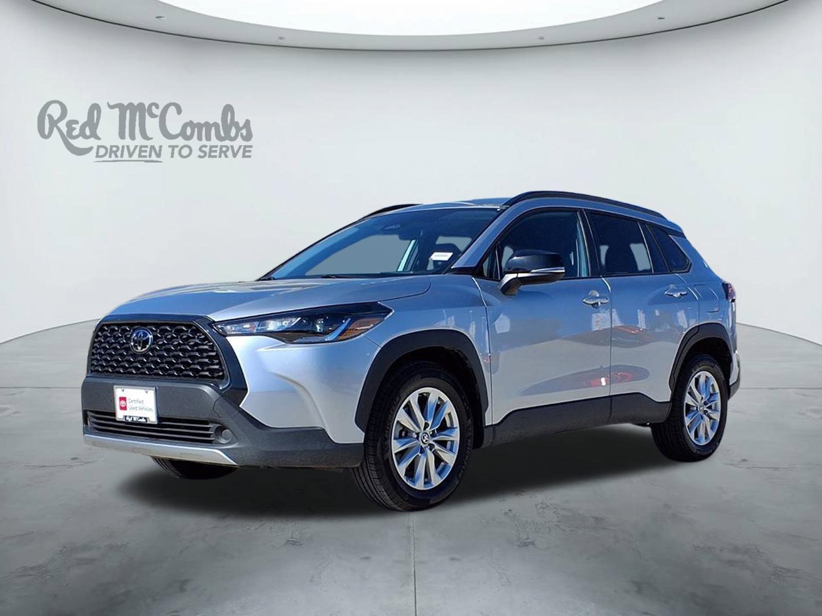 2025 Toyota Corolla Cross LE's photo