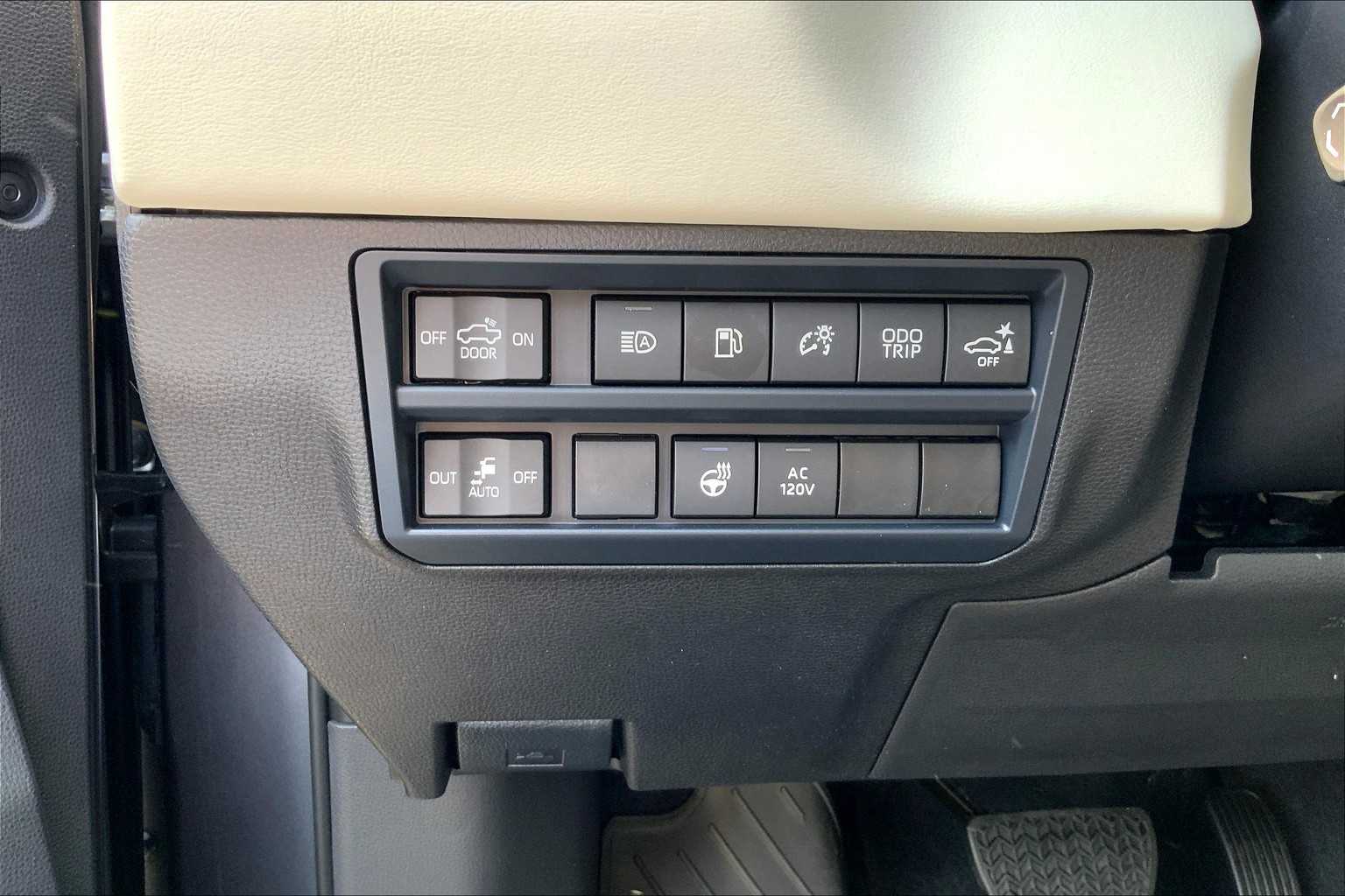 2025 Toyota Tundra CapStone CrewMax photo 18