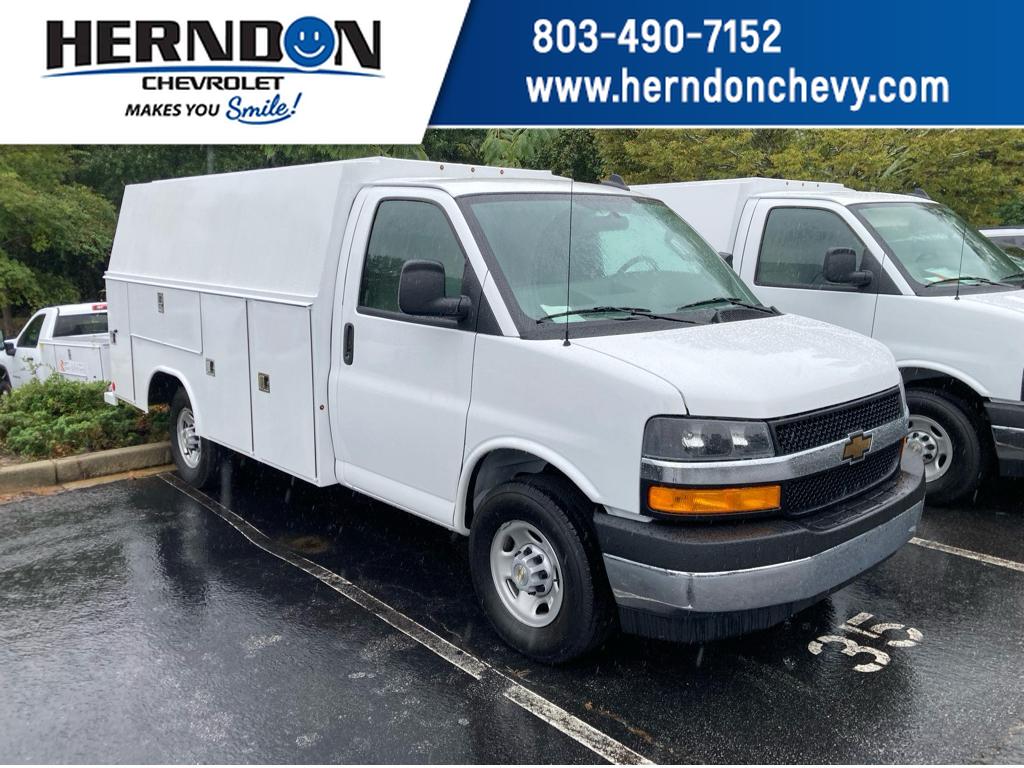 2025 Chevrolet Express Cutaway Base's photo