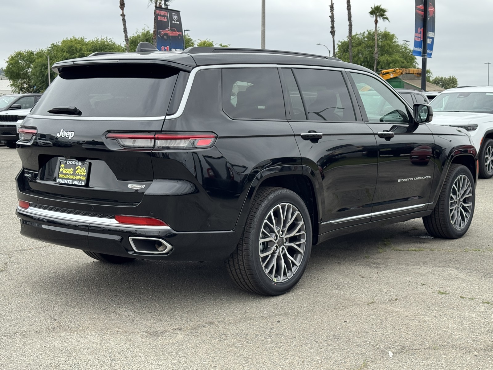 2025 Jeep Grand Cherokee L Summit Reserve photo 5