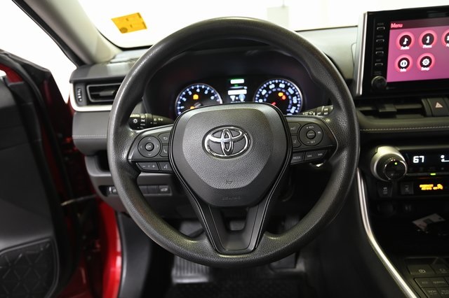 2019 Toyota RAV4 XLE photo 3