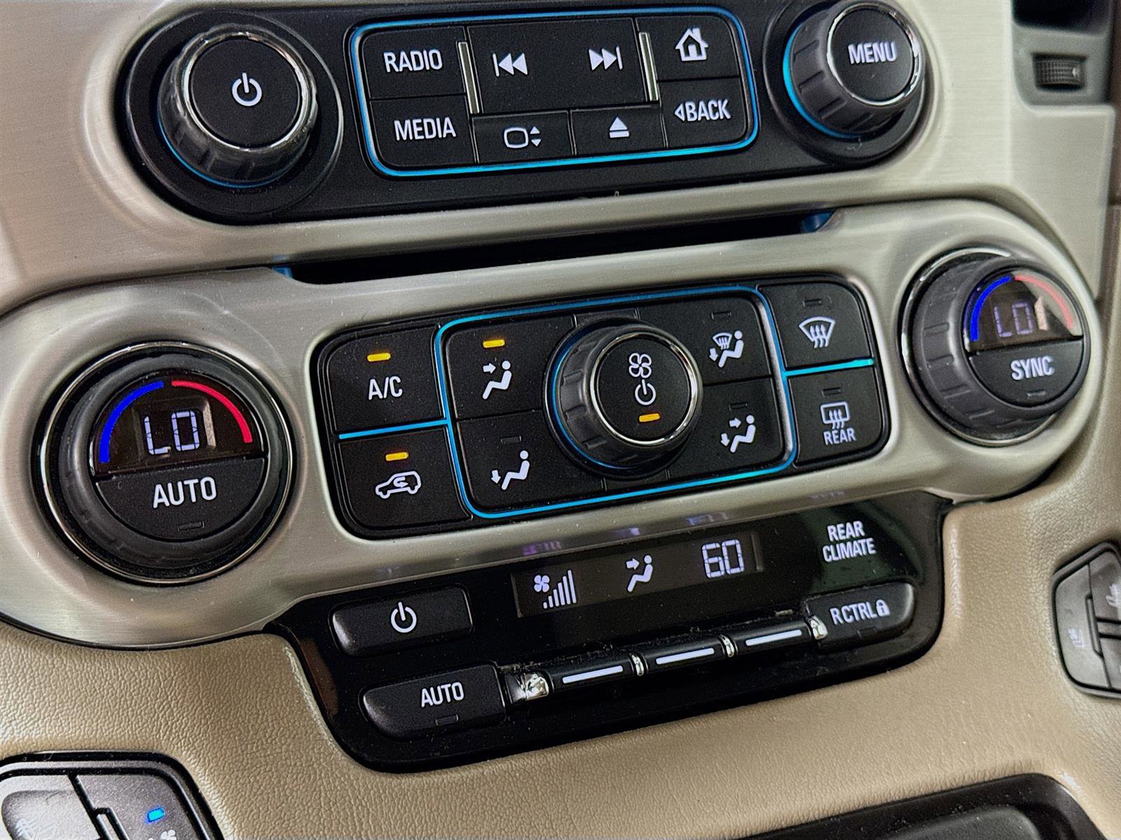 2017 Gmc Yukon SLT photo 16