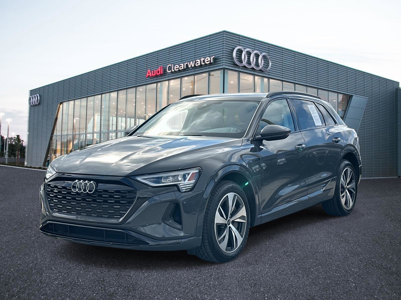 2024 Audi Q8 e-tron Premium's photo