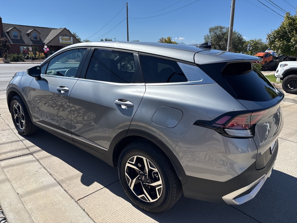 2024 Kia Sportage LX photo 5