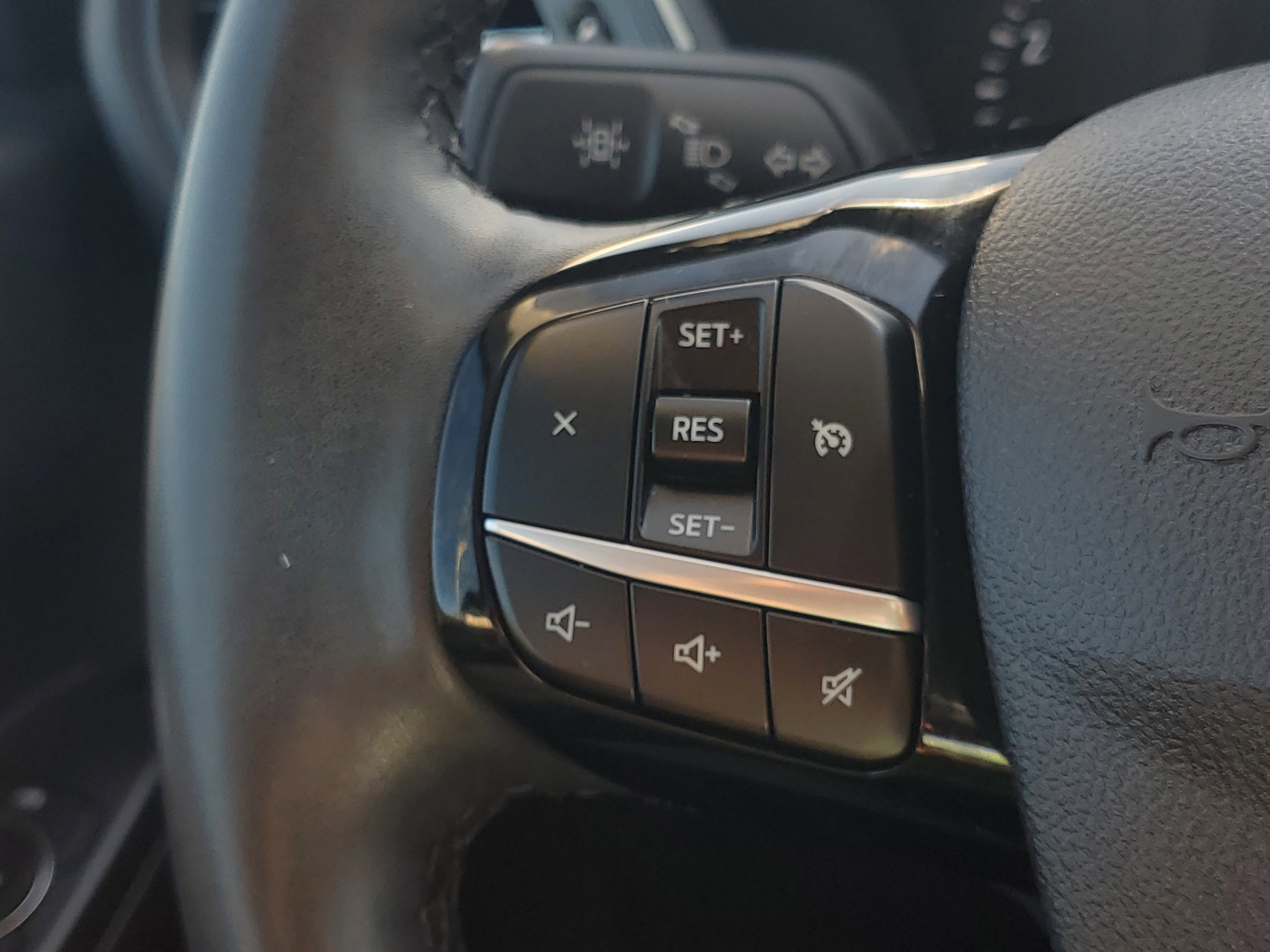 2022 Ford Escape SEL photo 8