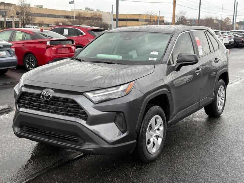 2025 Toyota RAV4 LE - Photo 8