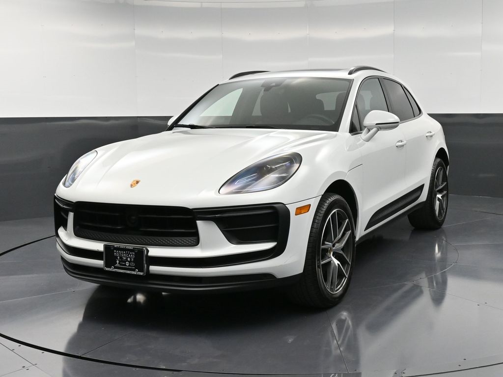 2023 Porsche Macan T's photo