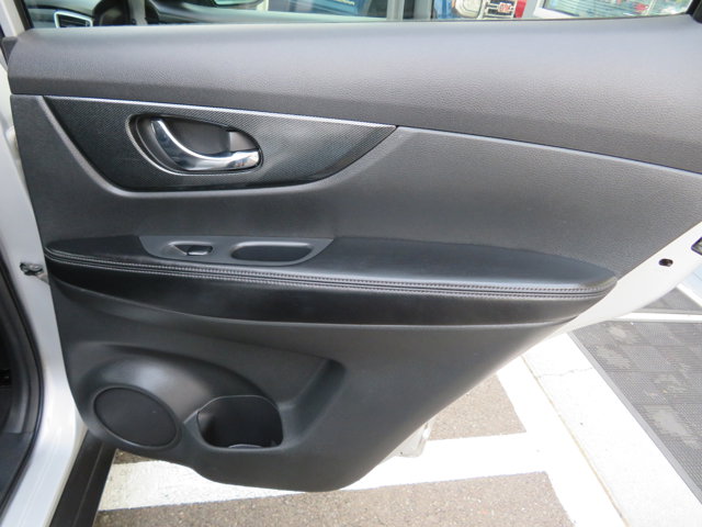 2015 Nissan Rogue SL photo 9