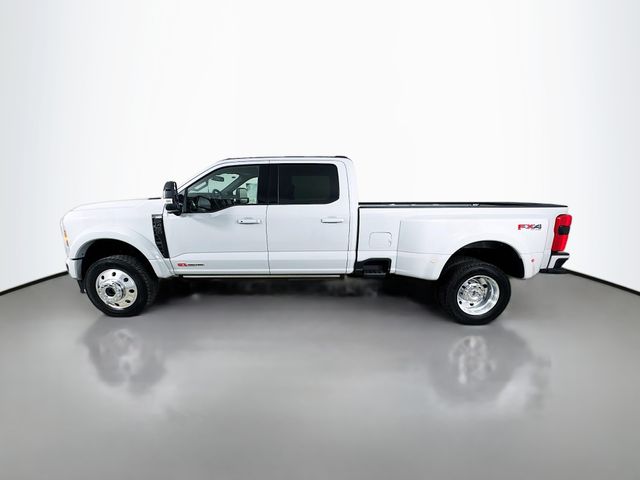 2025 Ford F-450 photo 4